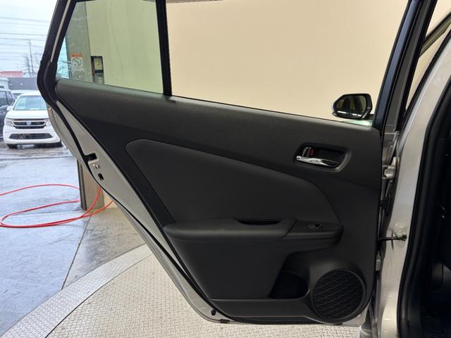 プリウス S 社外ナビ(CN-B301B)・バックモニター・スマートキー・スペアキー・トヨタセーフティセンス・LEDヘッドライト・レーダークルーズコントロール・社外15インチアルミホイール・新品夏タイヤ・前期モデル(42枚目)