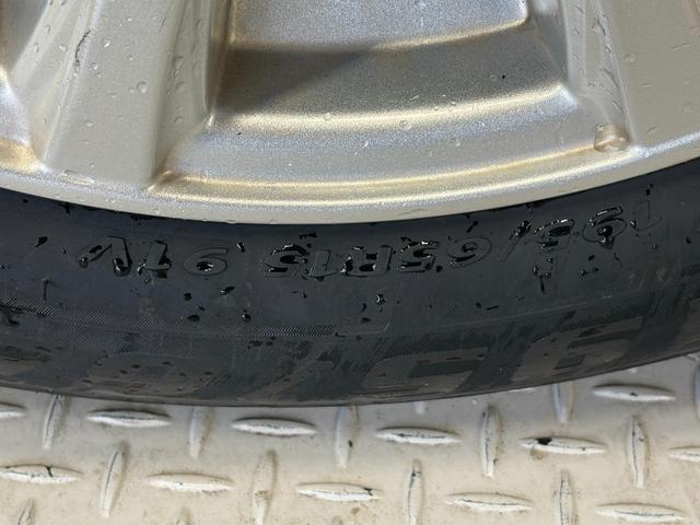 プリウス Ｓ　社外ナビ（ＣＮ－Ｂ３０１Ｂ）・バックモニター・スマートキー・スペアキー・トヨタセーフティセンス・ＬＥＤヘッドライト・レーダークルーズコントロール・社外１５インチアルミホイール・新品夏タイヤ・前期モデル（51枚目）