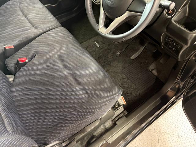 ワゴンR ハイブリッドFZ デュアルセンサーブレーキサポート・Panasonicナビ(CN-RZ72W)・バックモニター・スマートキー・スペアキー・シートヒーター・HUD・ステアリングリモコン・オートライト・電動格納ミラー(32枚目)