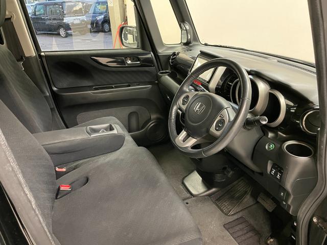 N-BOXカスタム G・ターボAパッケージ ワンオーナー・社外ナビ(CN-R300D)・ETC・スマートキー・スペアキー・クルーズコントロール・オートライト・電動格納ミラー・両側パワースライドドア・キセノンライト・あんしんパッケージ(13枚目)