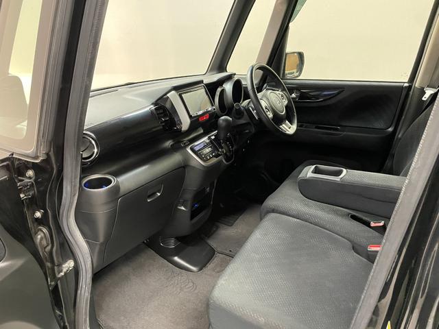 N-BOXカスタム G・ターボAパッケージ ワンオーナー・社外ナビ(CN-R300D)・ETC・スマートキー・スペアキー・クルーズコントロール・オートライト・電動格納ミラー・両側パワースライドドア・キセノンライト・あんしんパッケージ(14枚目)