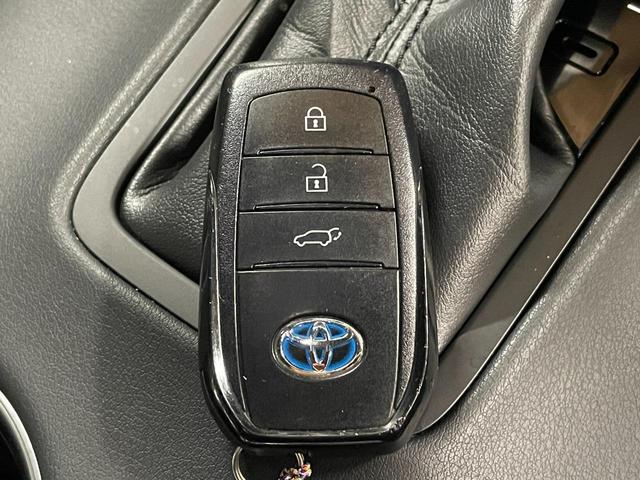 ハリアーハイブリッド Ｚ　レザーパッケージ　純正ディスプレイオーディオ・トヨタセーフティセンス・バックモニター・ステアリングヒーター・シートヒーター＆クーラー・ＥＴＣ２．０・パノラマビューモニター・ＢＳＭ・ＨＵＤ・ワイヤレス充電・１５００Ｗ給電（10枚目）