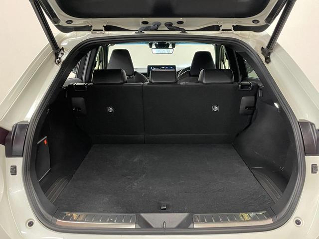 ハリアーハイブリッド Ｚ　レザーパッケージ　純正ディスプレイオーディオ・トヨタセーフティセンス・バックモニター・ステアリングヒーター・シートヒーター＆クーラー・ＥＴＣ２．０・パノラマビューモニター・ＢＳＭ・ＨＵＤ・ワイヤレス充電・１５００Ｗ給電（18枚目）