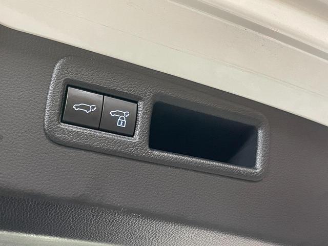 ハリアーハイブリッド Ｚ　レザーパッケージ　純正ディスプレイオーディオ・トヨタセーフティセンス・バックモニター・ステアリングヒーター・シートヒーター＆クーラー・ＥＴＣ２．０・パノラマビューモニター・ＢＳＭ・ＨＵＤ・ワイヤレス充電・１５００Ｗ給電（19枚目）