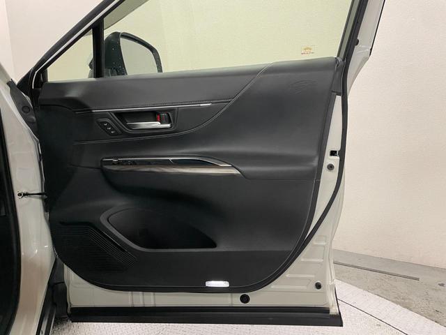 ハリアーハイブリッド Ｚ　レザーパッケージ　純正ディスプレイオーディオ・トヨタセーフティセンス・バックモニター・ステアリングヒーター・シートヒーター＆クーラー・ＥＴＣ２．０・パノラマビューモニター・ＢＳＭ・ＨＵＤ・ワイヤレス充電・１５００Ｗ給電（51枚目）