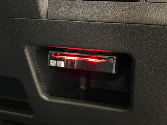 タント カスタムＲＳ　トップエディションＶＳ　ＳＡＩＩＩ　スマートアシスト・全方位カメラ・両側パワースライドドア・シートヒーター・スマートキー・スペアキー・社外ナビ（ＡＶＮ－Ｄ９Ｗ）・ＥＴＣ・Ｂｌｕｅｔｏｏｔｈ・ステアリングリモコン・純正アルミホイール（10枚目）