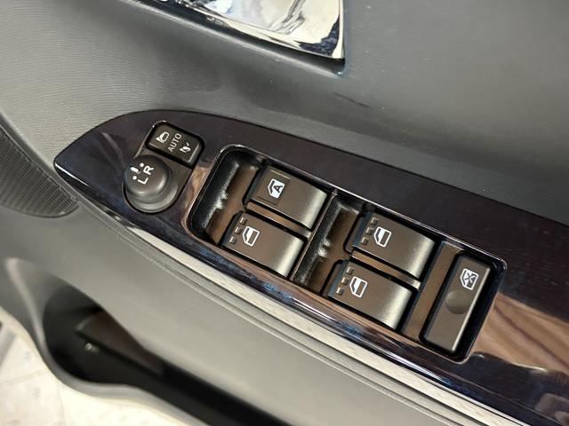 タント カスタムＲＳ　トップエディションＶＳ　ＳＡＩＩＩ　スマートアシスト・全方位カメラ・両側パワースライドドア・シートヒーター・スマートキー・スペアキー・社外ナビ（ＡＶＮ－Ｄ９Ｗ）・ＥＴＣ・Ｂｌｕｅｔｏｏｔｈ・ステアリングリモコン・純正アルミホイール（31枚目）