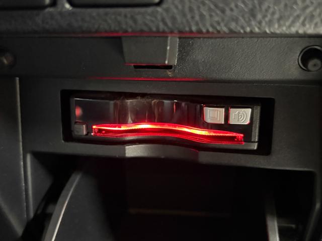 ヴェルファイア ２．５Ｚ　ワンオーナー・ビッグＸ１１インチ・後席フリップダウンモニター・両側パワースライドドア・新品夏タイヤ・スペアキー・ＥＴＣ・トヨタセーフティセンス・ＬＥＤヘッドライト・ステアリングリモコン・オットマン・（9枚目）