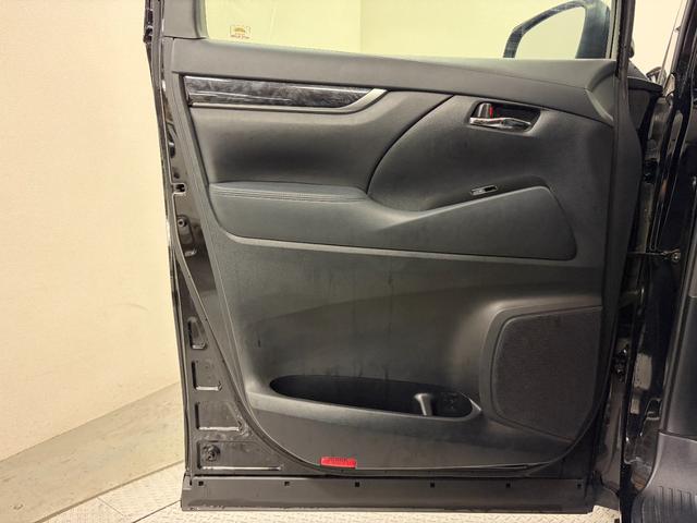 ヴェルファイア ２．５Ｚ　ワンオーナー・ビッグＸ１１インチ・後席フリップダウンモニター・両側パワースライドドア・新品夏タイヤ・スペアキー・ＥＴＣ・トヨタセーフティセンス・ＬＥＤヘッドライト・ステアリングリモコン・オットマン・（42枚目）