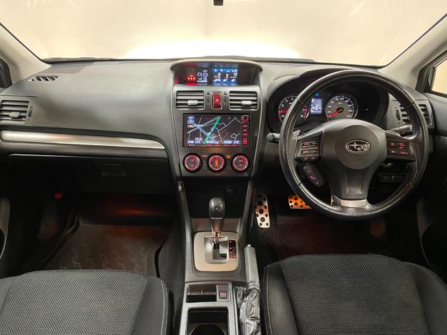 ＸＶ ２．０ｉ－Ｌ　アイサイト　衝突軽減ブレーキ・レーンアシスト・スマートキー・スペアキー・ルーフキャリー・ナビ・バックモニター・Ｂｌｕｅｔｏｏｔｈ・オートライト・電動格納ミラー・クルーズコントロール・ステアリングリモコン・ＥＴＣ（4枚目）