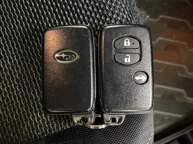 ＸＶ ２．０ｉ－Ｌ　アイサイト　衝突軽減ブレーキ・レーンアシスト・スマートキー・スペアキー・ルーフキャリー・ナビ・バックモニター・Ｂｌｕｅｔｏｏｔｈ・オートライト・電動格納ミラー・クルーズコントロール・ステアリングリモコン・ＥＴＣ（9枚目）