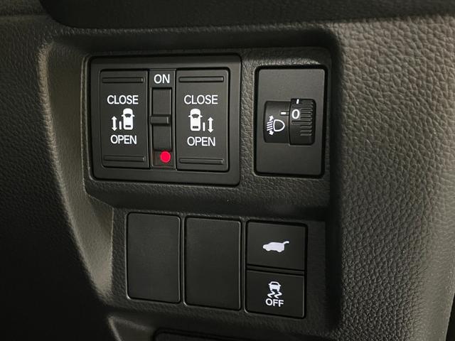ステップワゴン ｅ：ＨＥＶスパーダ　登録済未使用車・ホンダセンシング・マルチビューカメラシステム対応・スペアキー・両側パワースライドドア・前席シートヒーター・パワーバックドア・後席シートバックテーブル・ＬＥＤヘッドライト（5枚目）