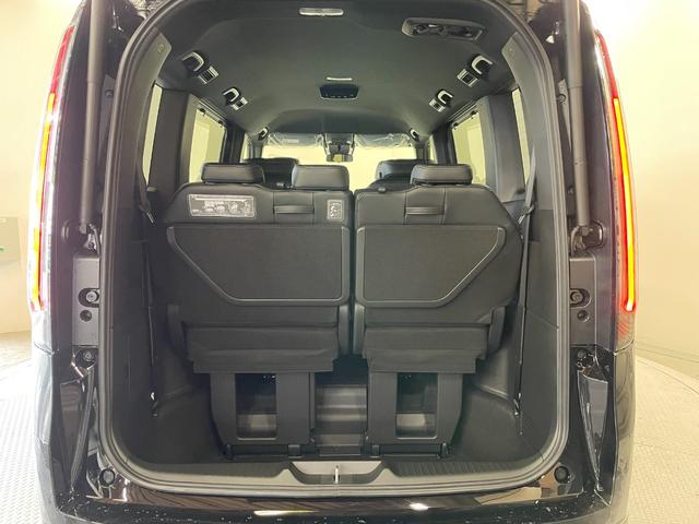 ステップワゴン ｅ：ＨＥＶスパーダ　登録済未使用車・ホンダセンシング・マルチビューカメラシステム対応・スペアキー・両側パワースライドドア・前席シートヒーター・パワーバックドア・後席シートバックテーブル・ＬＥＤヘッドライト・オットマン（15枚目）