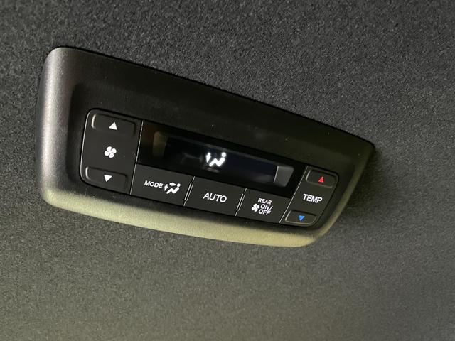 ステップワゴン ｅ：ＨＥＶスパーダ　登録済未使用車・ホンダセンシング・マルチビューカメラシステム対応・スペアキー・両側パワースライドドア・前席シートヒーター・パワーバックドア・後席シートバックテーブル・ＬＥＤヘッドライト・オットマン（39枚目）