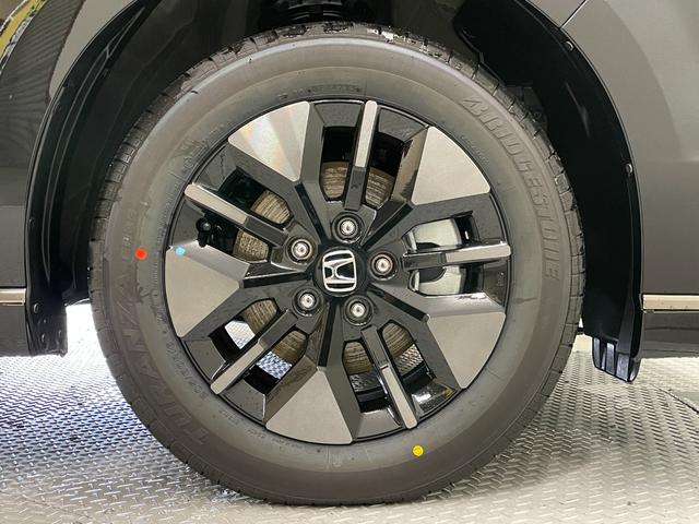 ステップワゴン ｅ：ＨＥＶスパーダ　登録済未使用車・ホンダセンシング・マルチビューカメラシステム対応・スペアキー・両側パワースライドドア・前席シートヒーター・パワーバックドア・後席シートバックテーブル・ＬＥＤヘッドライト・オットマン（46枚目）