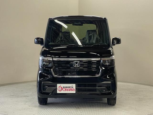 Ｎ－ＢＯＸカスタム ベースグレード　届出済未使用車・ホンダセンシング・スマートキー・スペアキー・シートヒーター・純正アルミホイール・電動パーキングブレーキ・アダプティブクルーズコントロール・ステアリングリモコン・ＬＥＤヘッドライト（8枚目）