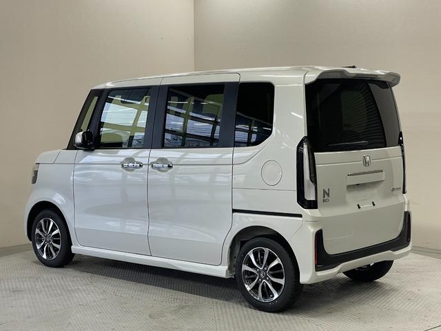 Ｎ－ＢＯＸカスタム ベースグレード　届出済未使用車・ホンダセンシング・スマートキー・スペアキー・シートヒーター・純正アルミホイール・電動パーキングブレーキ・アダプティブクルーズコントロール・ステアリングリモコン・ＬＥＤヘッドライト（11枚目）