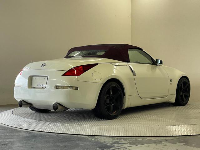 フェアレディＺ ロードスターバージョンＴ　電動本革シート　純正３連サブメーター　ＢＯＳＥサウンド　シートヒーター　革巻きステアリング　ＥＴＣ　ＨＩＤヘッドライト　ＳＳＲ１８インチホイール（11枚目）