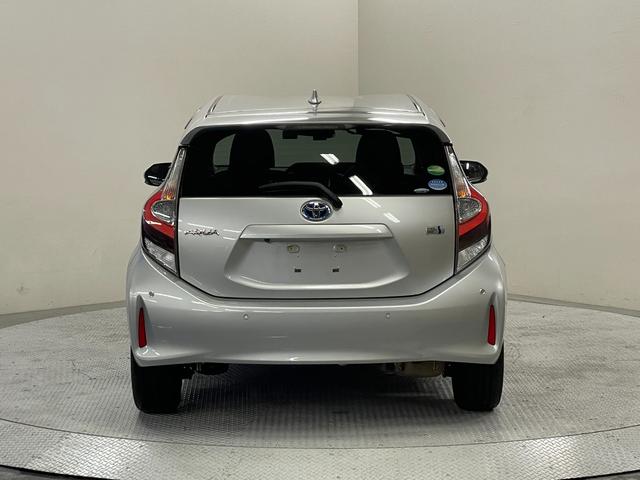 アクア Ｓ　スマートキー　純正ナビ（ＮＳＣＮ－Ｗ６８）　バックモニター　トヨタセーフティセンス　Ｂｌｕｅｔｏｏｔｈ　電動格納ミラー　オートライト　ステアリングリモコン　ＥＴＣ（20枚目）