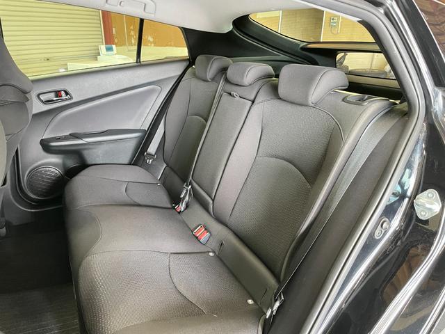 プリウス Ｓ　純正ナビ（ＮＳＣＮ－Ｗ６８）トヨタセーフティセンス　アダプティブクルーズコントロール　クリアランスソナー　バックモニター　ＥＴＣ　スマートキー　Ｂｌｕｅｔｏｏｔｈ　電動格納ミラー　オートライト（32枚目）