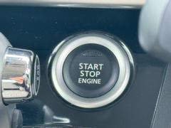 キーを携帯しているだけで、エンジンの始動が可能な装備です。プッシュスタートですのでエンジンの始動もボタンを押すだけです 4