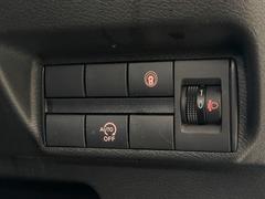 【全周囲カメラ】真上から車を見たようにモニターで確認ができる。是非実際の車で体感してみてください。 7