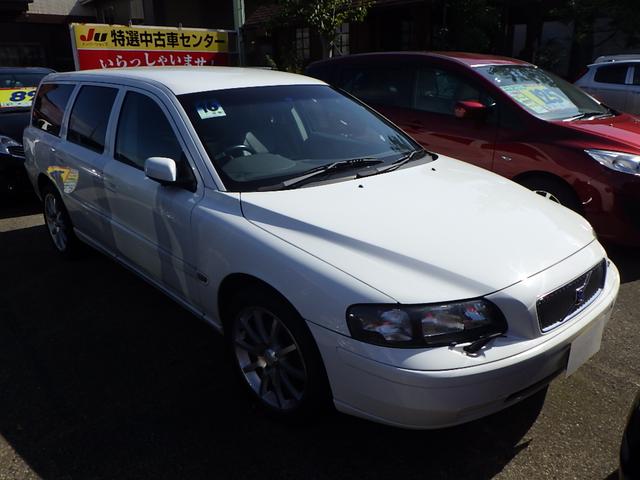 Volvo V70 2 5t 04 Pearl White Km Details Japanese Used Cars Goo Net Exchange