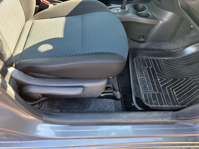 ノート X スマートキー アイドリングストップ ETC ナビ CD 運転席・助手席エアバック ABS ESC 盗難防止システム 衝突安全ボディ エアコン パワーステアリング パワーウインドウ(30枚目)