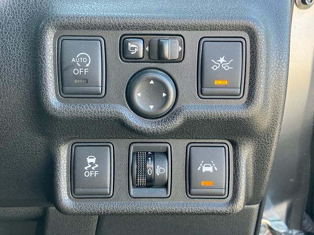 ノート X スマートキー アイドリングストップ ETC ナビ CD 運転席・助手席エアバック ABS ESC 盗難防止システム 衝突安全ボディ エアコン パワーステアリング パワーウインドウ(45枚目)