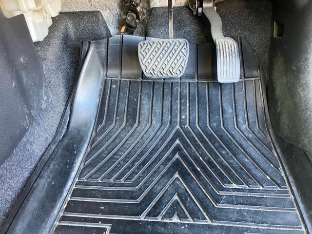 ノート X スマートキー アイドリングストップ ETC ナビ CD 運転席・助手席エアバック ABS ESC 盗難防止システム 衝突安全ボディ エアコン パワーステアリング パワーウインドウ(46枚目)