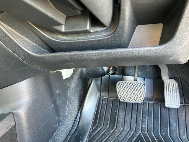 ノート X スマートキー アイドリングストップ ETC ナビ CD 運転席・助手席エアバック ABS ESC 盗難防止システム 衝突安全ボディ エアコン パワーステアリング パワーウインドウ(47枚目)