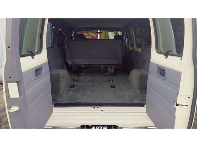 ダッジ・バン 　ラムバン　ショーティー　パッセンジャー　セカンドベンチシート　５人乗り登録　スライド＆フルフラットリクライニングシート　バックカメラ　社外１５インチホイール　純正アルミ有（10枚目）