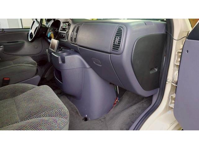 ダッジ・バン 　ラムバン　ショーティー　パッセンジャー　セカンドベンチシート　５人乗り登録　スライド＆フルフラットリクライニングシート　バックカメラ　社外１５インチホイール　純正アルミ有（24枚目）