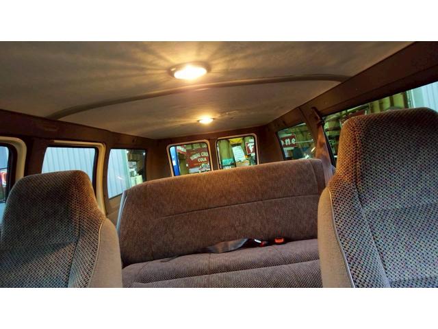 ダッジ・バン 　ラムバン　ショーティー　パッセンジャー　セカンドベンチシート　５人乗り登録　スライド＆フルフラットリクライニングシート　バックカメラ　社外１５インチホイール　純正アルミ有（28枚目）