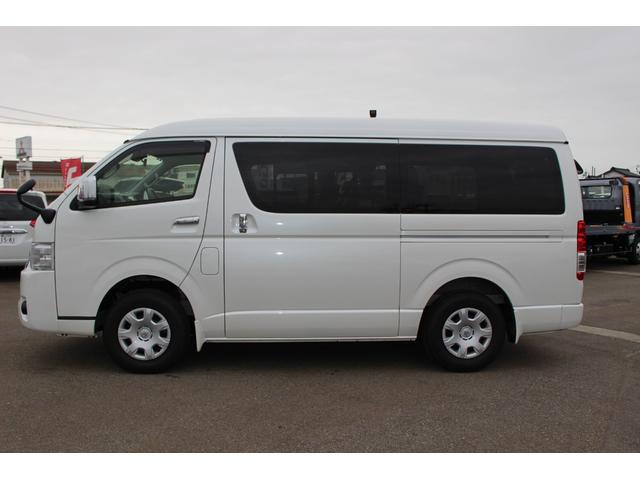 GL 4WD 10人乗り SDナビTV バックカメラ ETC パワースライドドア 衝突軽減ブレーキ オートハイビーム キーレスエントリー(2枚目)