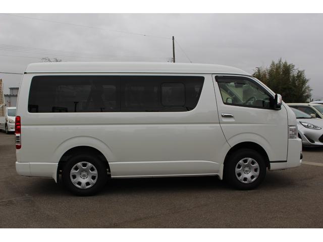 GL 4WD 10人乗り SDナビTV バックカメラ ETC パワースライドドア 衝突軽減ブレーキ オートハイビーム キーレスエントリー(6枚目)