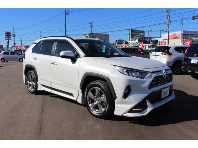 ＲＡＶ４ Ｇ　パノラミックビュモニター　電動バックドア　ＴＲＤエアロ　衝突被害軽減　前後ソナー　エアロ　シートＨ　ＬＥＤヘッド　Ｂカメラ　電動格納ミラー　フルセグＴＶ　クルーズＣ　スマートキ－　ドライブレコーダー　ＥＴＣ搭載　イモビライザー　ナビＴＶ　横滑り防止機能（3枚目）