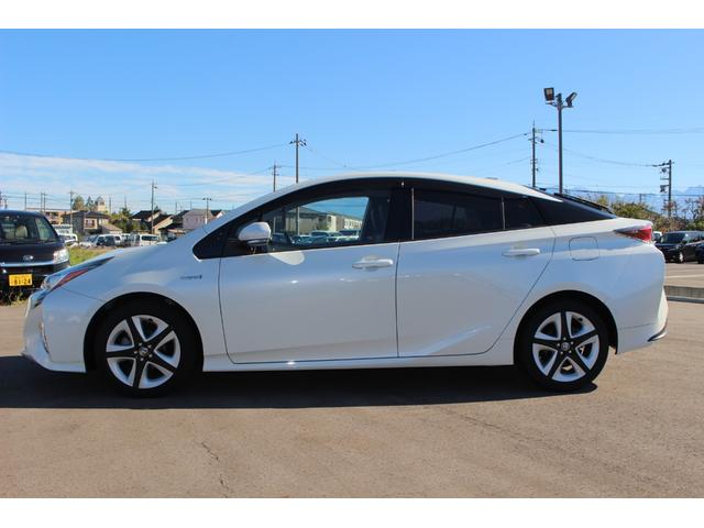 TOYOTA PRIUS A TOURING SELECTION