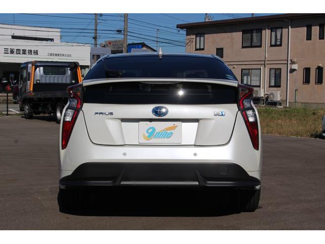 TOYOTA PRIUS A TOURING SELECTION