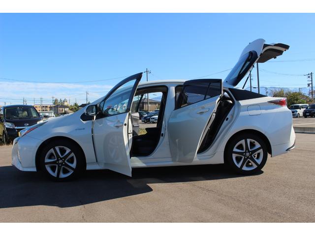 TOYOTA PRIUS A TOURING SELECTION