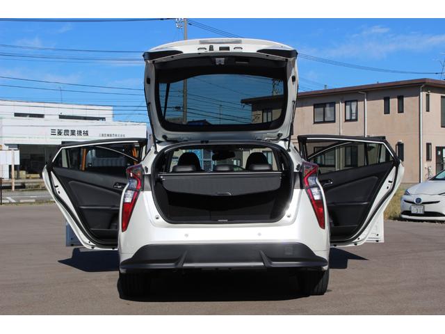 TOYOTA PRIUS A TOURING SELECTION