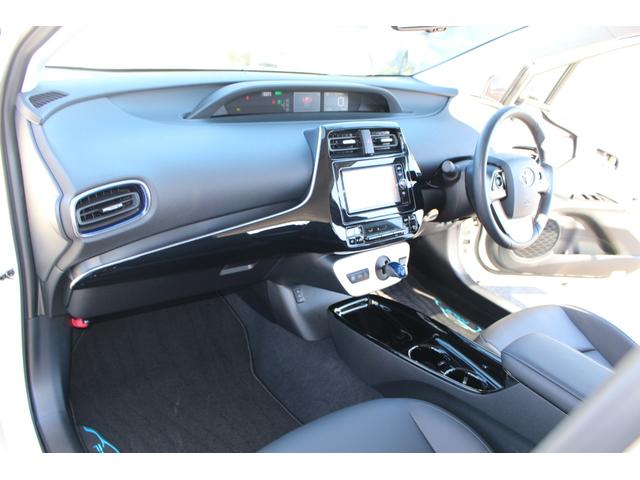 TOYOTA PRIUS A TOURING SELECTION