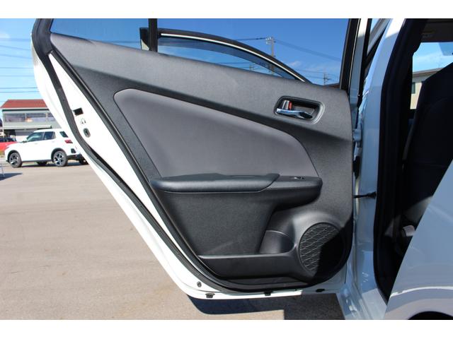 TOYOTA PRIUS A TOURING SELECTION