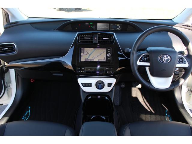 TOYOTA PRIUS A TOURING SELECTION