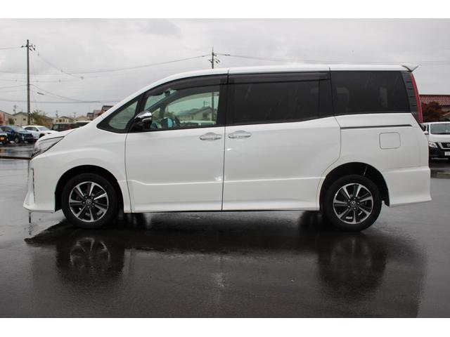 ノア Si ダブルバイビーIII 4WD 後席モニター SD 両側電動ドア BT リアオートエアコン レーンアシスト オートマチックハイビーム バックモニター フルフラット オートライト オートクルーズコントロール ワンオーナー ドラレコ キーレス 4WD(2枚目)