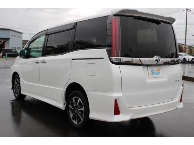 ノア Si ダブルバイビーIII 4WD 後席モニター SD 両側電動ドア BT リアオートエアコン レーンアシスト オートマチックハイビーム バックモニター フルフラット オートライト オートクルーズコントロール ワンオーナー ドラレコ キーレス 4WD(3枚目)