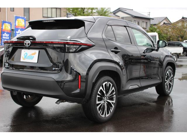 ヤリスクロス ハイブリッドZ BSM 8インチディスプレイオーディオ 電格ドアミラー インテリジェントキー ブルートゥース シ-トヒ-タ- クリソナ 衝突安全ボディ レーンアシスト USB オートマチックハイビーム 試乗車 LEDライト リアカメラ SDナビ 禁煙(5枚目)