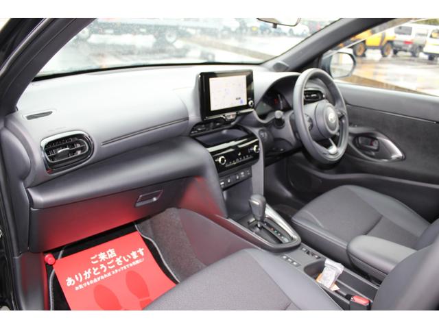 ヤリスクロス ハイブリッドZ BSM 8インチディスプレイオーディオ 電格ドアミラー インテリジェントキー ブルートゥース シ-トヒ-タ- クリソナ 衝突安全ボディ レーンアシスト USB オートマチックハイビーム 試乗車 LEDライト リアカメラ SDナビ 禁煙(11枚目)