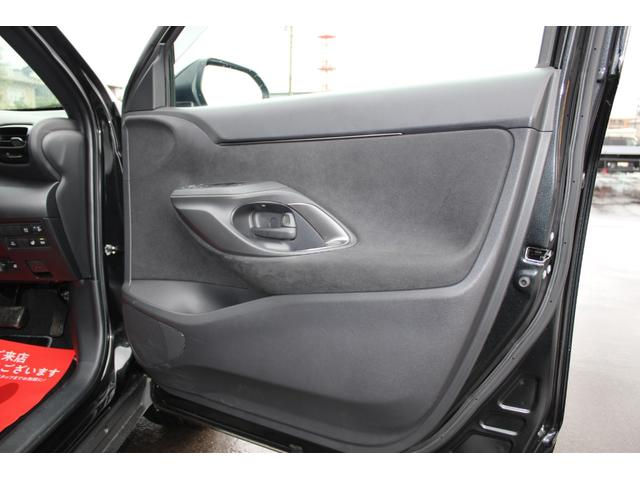 ヤリスクロス ハイブリッドZ BSM 8インチディスプレイオーディオ 電格ドアミラー インテリジェントキー ブルートゥース シ-トヒ-タ- クリソナ 衝突安全ボディ レーンアシスト USB オートマチックハイビーム 試乗車 LEDライト リアカメラ SDナビ 禁煙(18枚目)