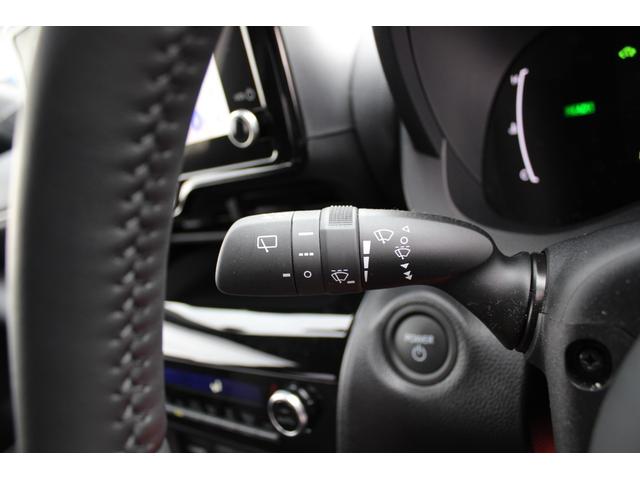 ヤリスクロス ハイブリッドZ BSM 8インチディスプレイオーディオ 電格ドアミラー インテリジェントキー ブルートゥース シ-トヒ-タ- クリソナ 衝突安全ボディ レーンアシスト USB オートマチックハイビーム 試乗車 LEDライト リアカメラ SDナビ 禁煙(26枚目)